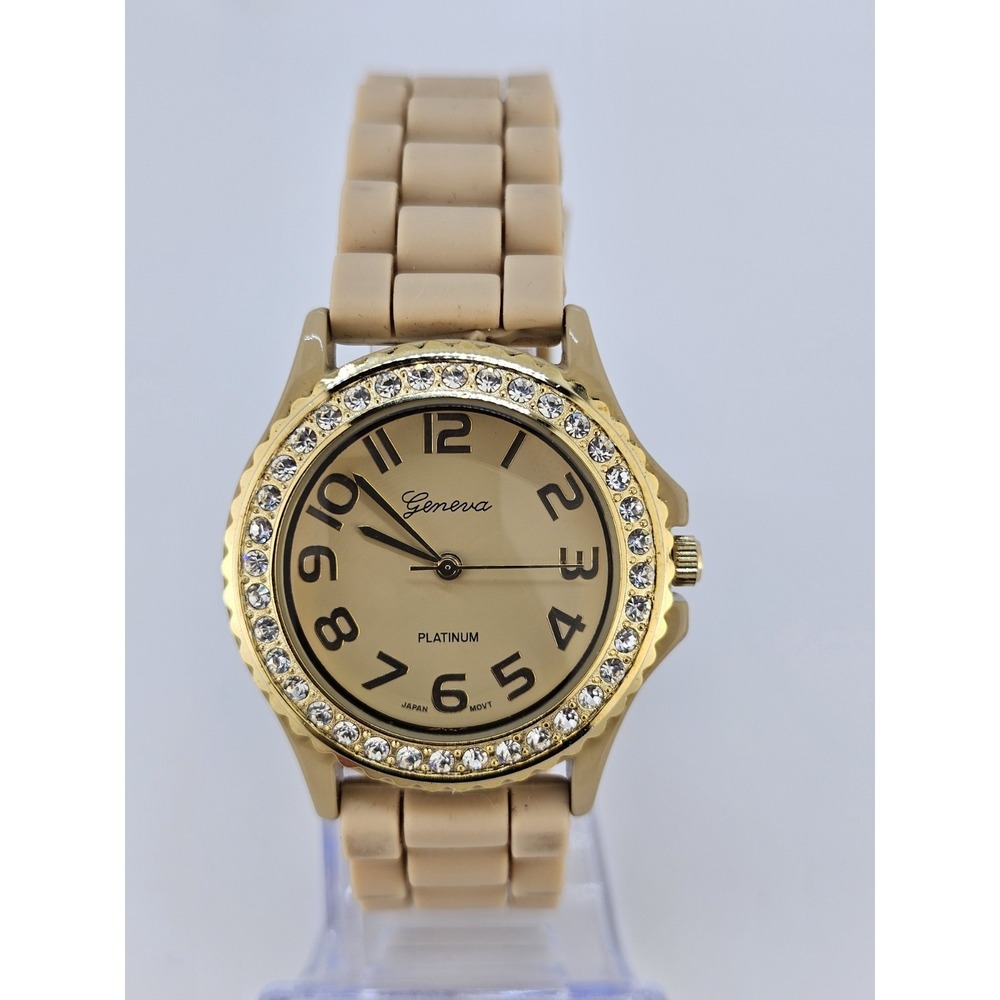 38MM Easy Read Women's Watch Cream Dial Cream Plastic Bands NEW Battery